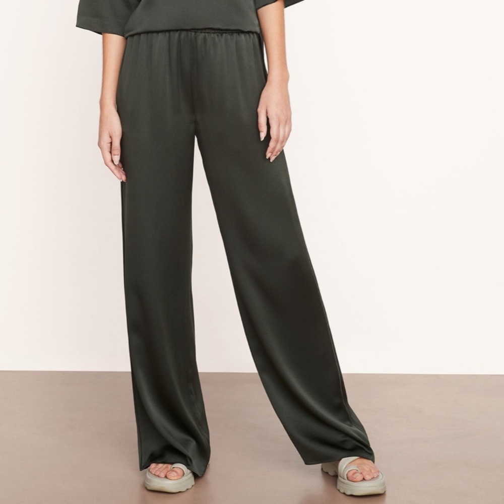 Vince high waisted 100% silk pajama pants - black